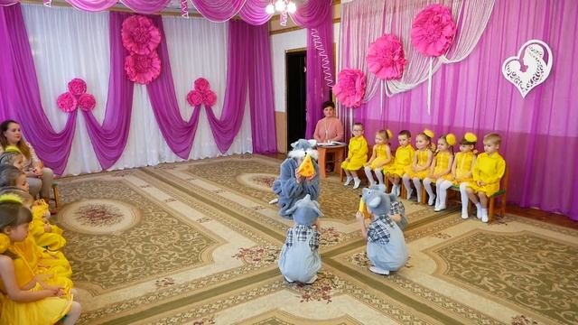 Танец мышат с котиком на утреннике 8 Марта 2020 в младшей группе .Муз. рук . Кушнир А . А. смотреть онлайн