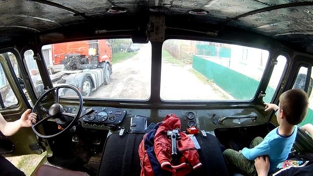 Поездка по городу за моторной лодкой на Автодоме ГАЗ 66 смотреть онлайн