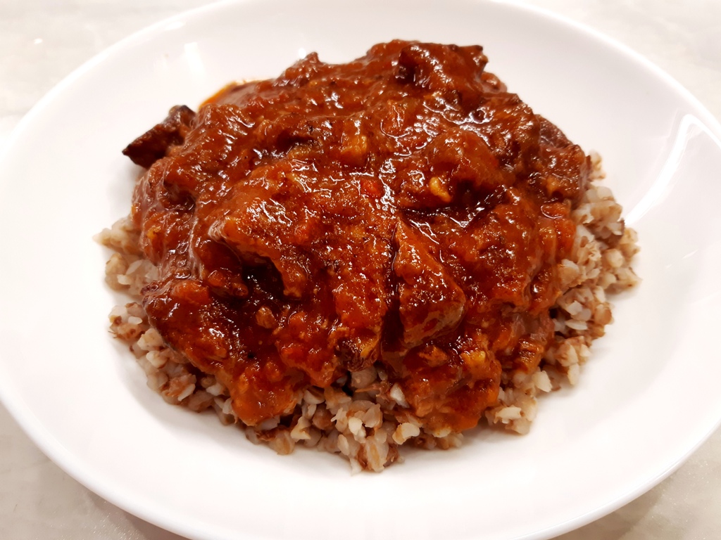 Тушеная говядина в хреновине