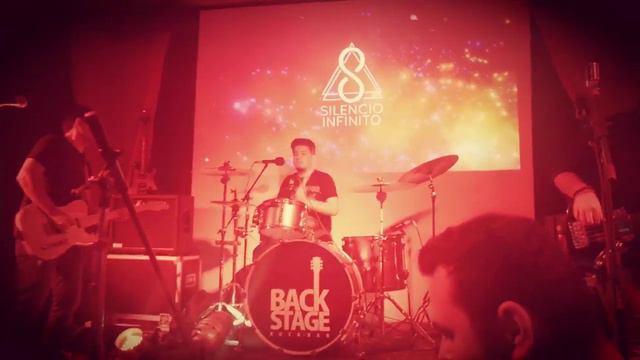 SILENCIO INFINITO - ¿A QUÉ ESTÁS JUGANDO? (En vivo desde Backstage Rock Bar 2019) смотреть онлайн