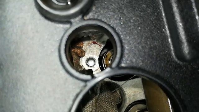 Touareg NF вырвало форсунку восстанавливаем резьбу крепление и посадочное место