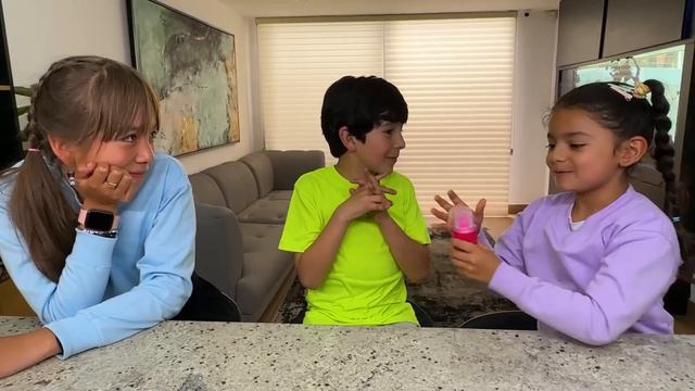 BABY RICK es ESCLAVO de su NOVIA y MIS HERMANITAS por 24 HORAS !! смотреть онлайн