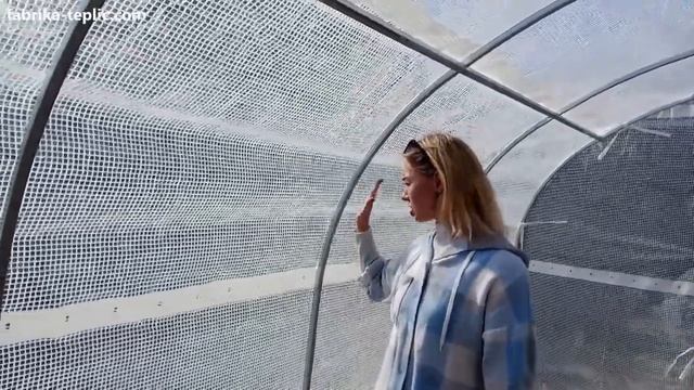 Пленочный чехол для теплиц. Крепкий чехол из трехслойной армированной пленки. Теплица под чехлом