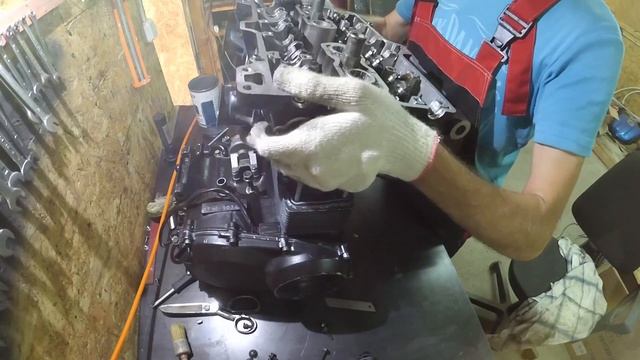 Suzuki GSF400 Bandit. Ставим ЦПГ и метки ГРМ смотреть онлайн