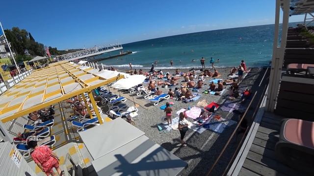 ЯЛТА 2021. ТУРИСТЫ в СЕНТЯБРЕ на МАССАНДРОВСКОМ ПЛЯЖЕ. ПАРАД КУПАЫЛЬНИКОВ. ЯЛТА СЕНТЯБРЬ