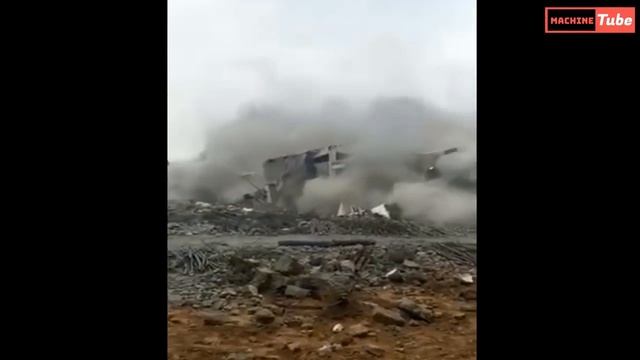 Top 10 Dangerous Building Demolition Excavators Controlled Crazy Operators Fails And Win смотреть онлайн