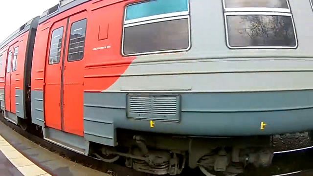 Электропоезд "ЭД4МК-0117" На О.П. Первомайская смотреть онлайн
