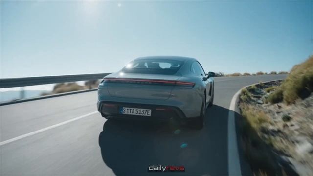 All-New Porsche Taycan (2025) | Driving, Exterior & Interior Footage смотреть онлайн