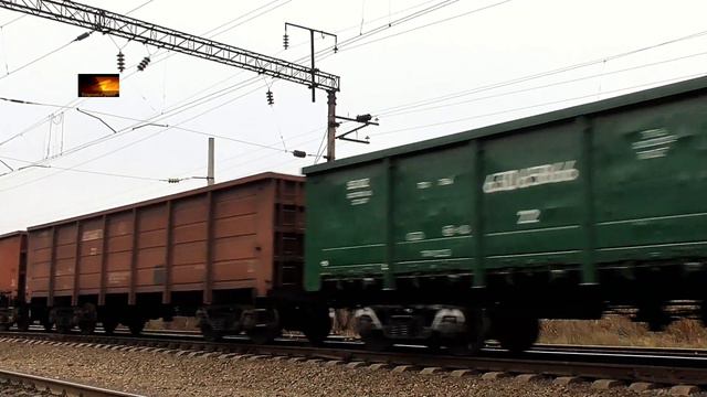 ВЛ80К-084 с грузовым поездом смотреть онлайн
