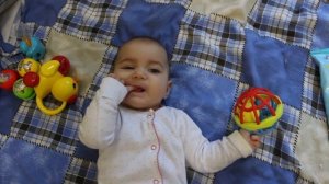 VLOG Настя и Катя уехали. Утро Алисы. Собираемся в гости. Готовим подарки