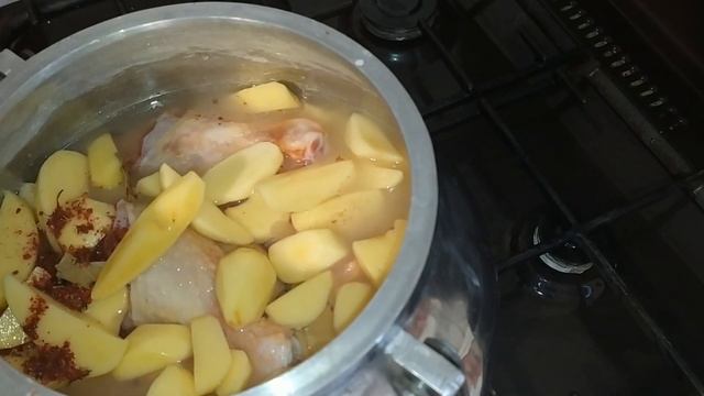 КАРТОШКА С МЯСОМ В АФГАНСКОМ КОТЕЛКЕ !!! смотреть онлайн