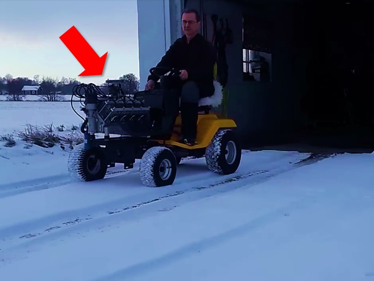 Мини-трактор с небольшим бензиновым двигателем V8 смотреть онлайн