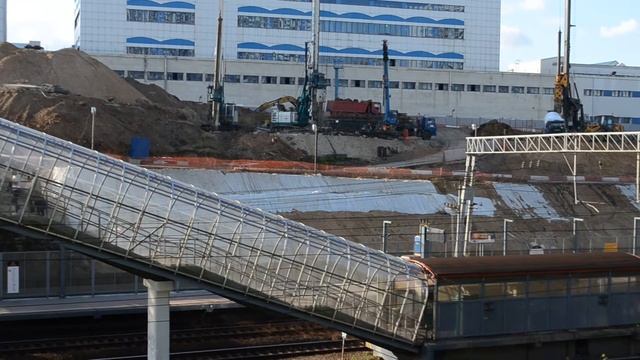 Строительство мостового перехода и развязки в Москве около платформы Москворечье, август 2020 смотреть онлайн