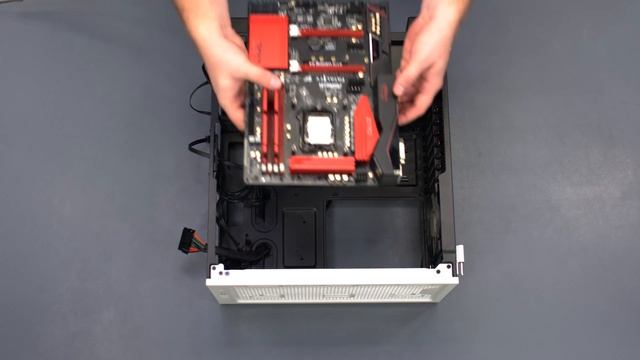 $1300 Gaming PC - Intel i5-6600K / GTX 1070 / Corsair Carbide 400C смотреть онлайн