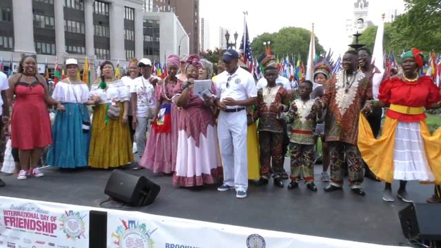 One Brooklyn-- International Day of Friendship Closing, Singing of 'We are the World' смотреть онлайн