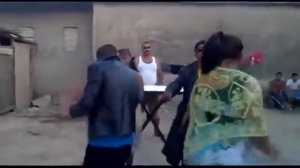 Румынские цыгане кайфуют.