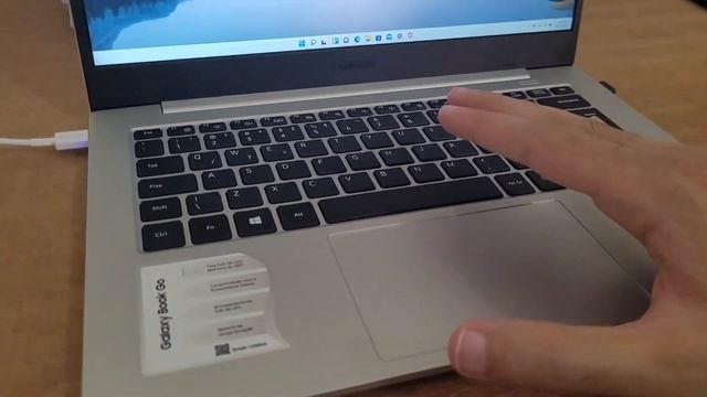 Análise/Review do Samsung Galaxy Book Go (bateria, desempenho, etc) смотреть онлайн