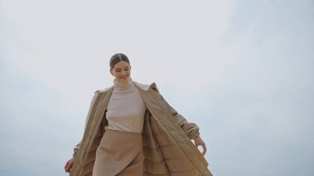 Новая коллекция Осень"23 . Сеть магазинов модной одежды и аксессуаров «Снежная Королева» смотреть онлайн