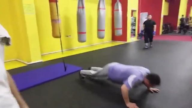 С глухими в фитнес клубе. смотреть онлайн