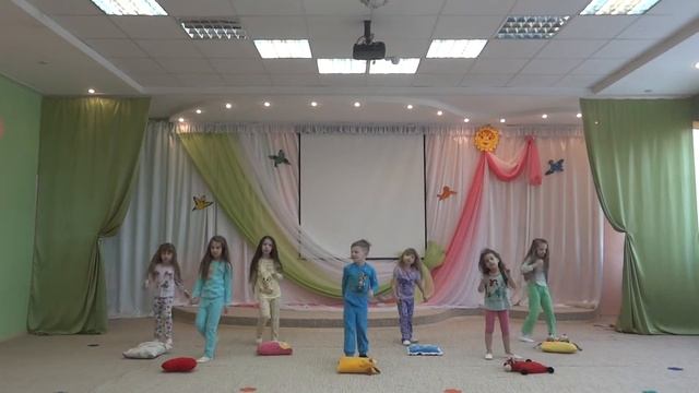 Детский сад "Белоснежка" город Нягань танец "Вставай" смотреть онлайн