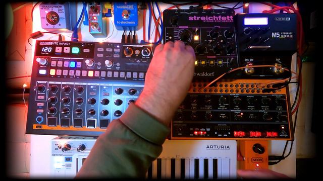 The House Challenge 1 - 1 Hour Dawless Live House Improvisation with DrumBdrute, Crave & Streichfet смотреть онлайн