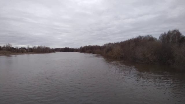 Шум волн во время половодия на реке Клязьма в Подмосковье смотреть онлайн