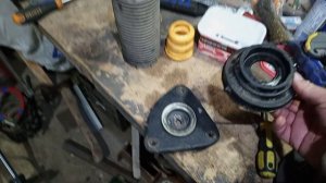 Форд фокус 2. Могут ли стучать опорные подшипники?