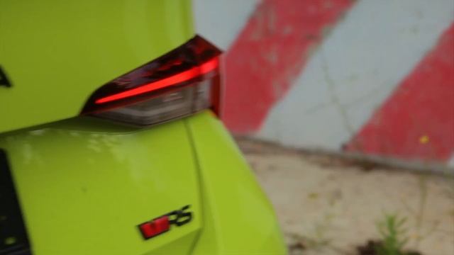 New Skoda Octavia vRS in Mamba Green Cinematic Video смотреть онлайн