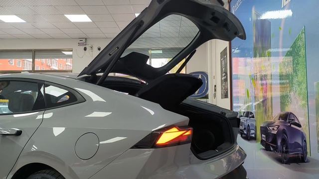 ALL NEW 2023 Changan UNI-V - Exterior And Interior смотреть онлайн