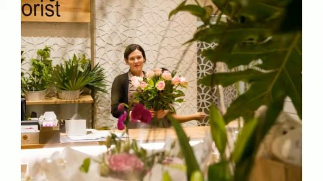Daisy's Shop Story- The Esperance Rose Bouquet смотреть онлайн