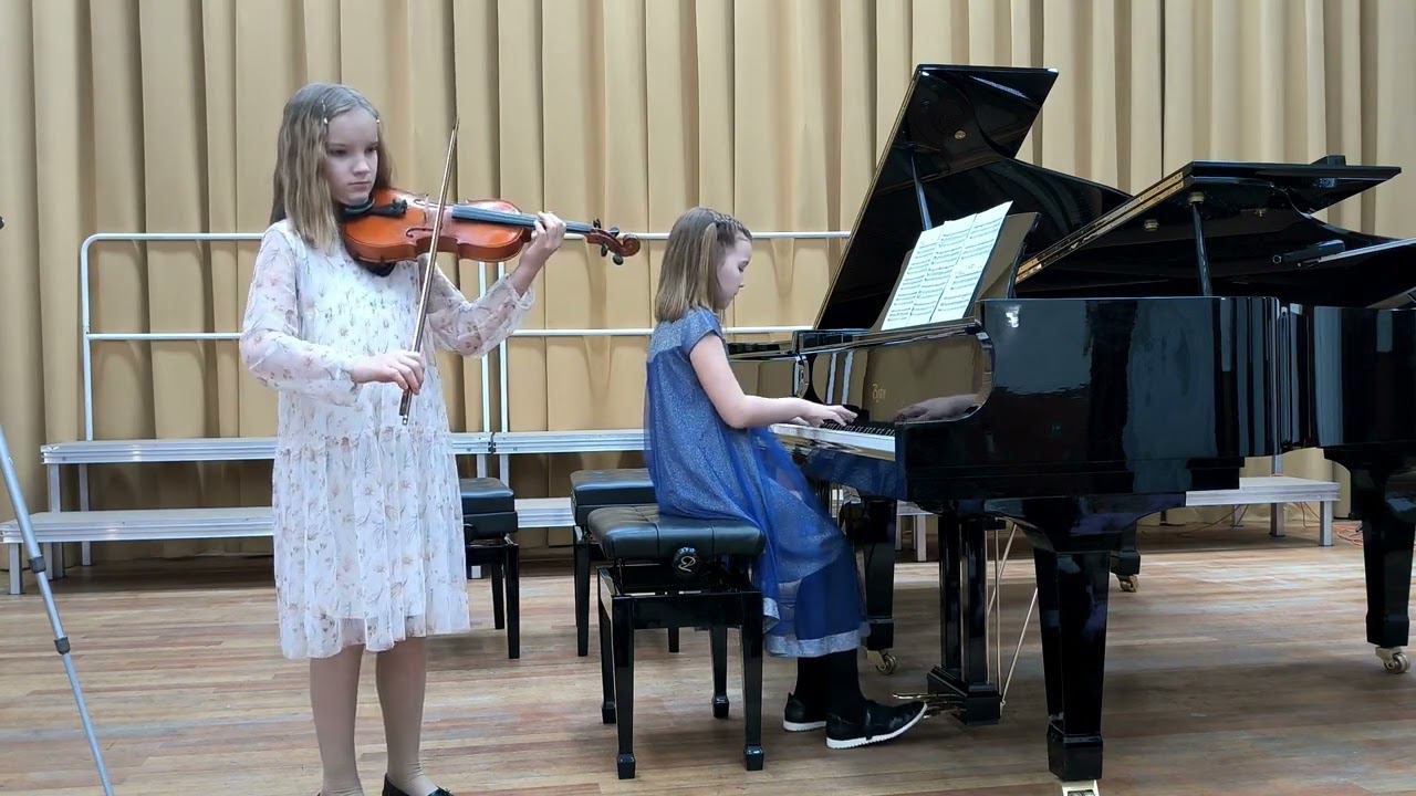 19. Госсек «Гавот». Исп. Гусева Эмилия и Гусева Мирослава смотреть онлайн