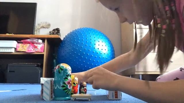 Весёлая семейка матрёшек