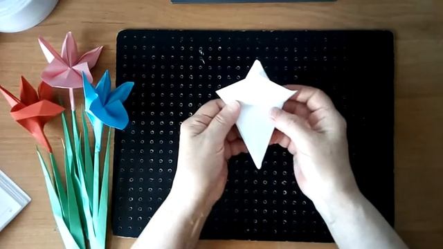 Мастер-класс по оригами "Гладиолус" (второй способ) смотреть онлайн