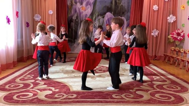 Творческий танец 