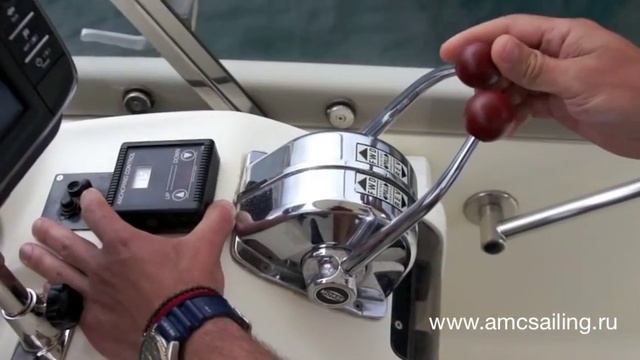 Моторная яхта. Двигаемся боком