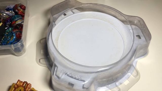 ТРЕНИРУЮСЬ ЗАПУСКАТЬ ВИЗАРД ФАФНИРА РУКОЙ / Бейблэйд Бёрст / Beyblade Burst смотреть онлайн