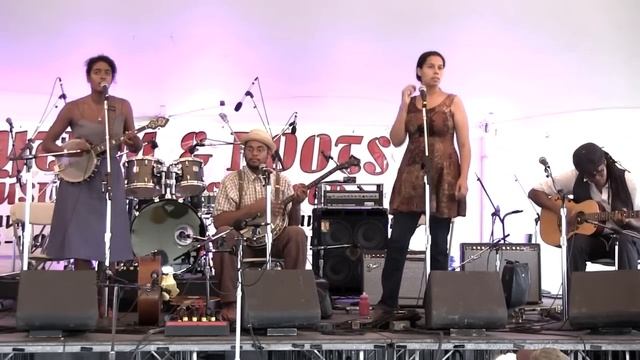 Carolina Chocolate Drops - "Rose Marie" - Rhythm & Roots 2012 смотреть онлайн