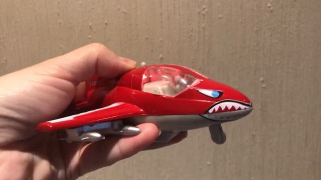 Самолёт Акула! Со светом и звуком! смотреть онлайн