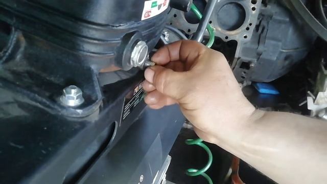 Первая замена масла в компрессоре Fox Weld смотреть онлайн