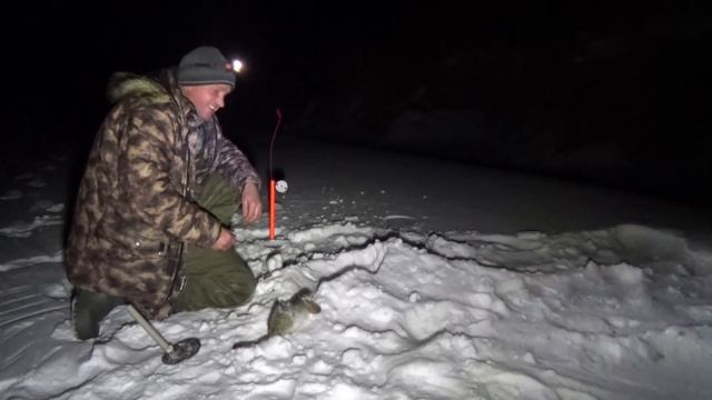 4 ДНЯ ОДИН В ТЕПЛЕ В СИЛЬНЫЙ МОРОЗ. смотреть онлайн