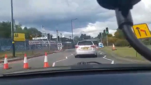 Birmingham UK Crazy Honda driver street race - Honda Civic Type R EP3 vs Audi S3 8P смотреть онлайн