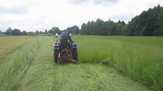 Благодать! Поле. Трава. Сенокос Трактором (Grass. Field. Hay) смотреть онлайн