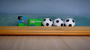 Маленький паровозик со Стивом из Майнкрафта и футбольные мячи / Паровозно-футбольная гонка