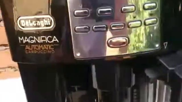 Кофемашина DeLonghi 3550. Процесс приготовления смотреть онлайн
