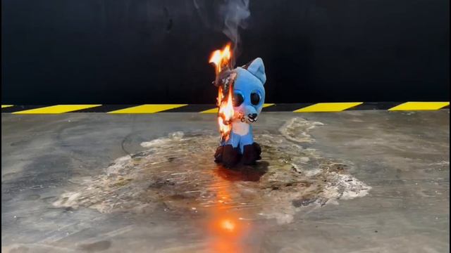 Try to burn soft toy Blue Fox. Let see what happens when I give fire. смотреть онлайн