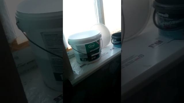 Быстро и чисто наносим шпатлевку на бумажную ленту/стеклохолст. 