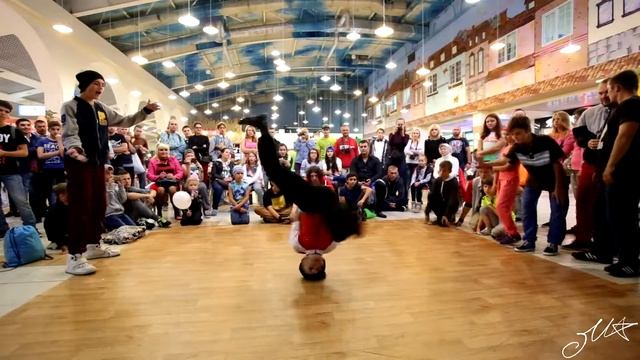 8+!Видео отчет о чемпионате по Брейк дансу «UNDERGROUND BATTLE IV» Информационный и реабилитацион смотреть онлайн