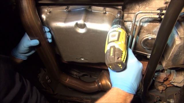 2 of 3 - 2010 (2007-2014) Cadillac Escalade Transmission Fluid Flush Drain and Filter Change смотреть онлайн