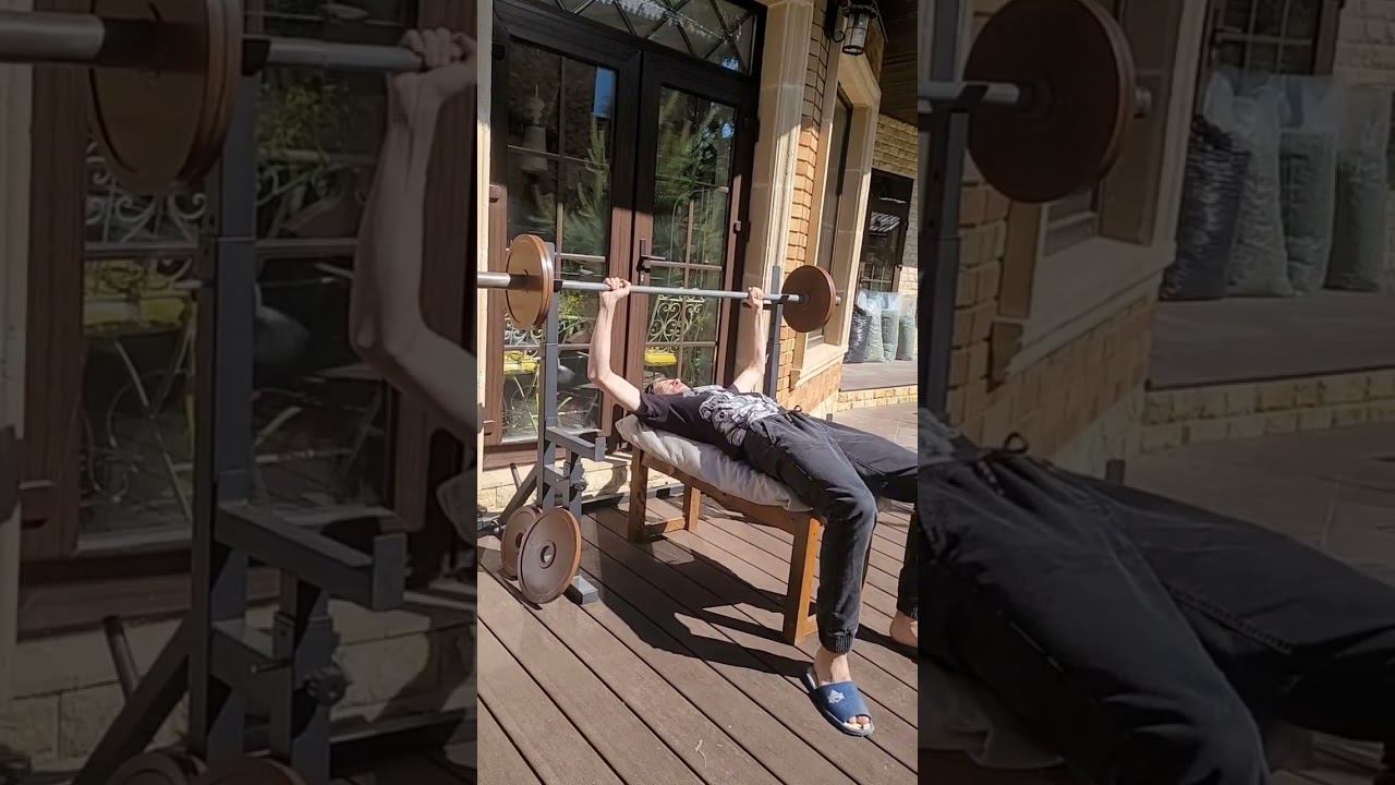 Поднял лёжа штангу 7 раз по 80 кг. #shorts смотреть онлайн