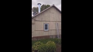 Покраска старого деревянного дома, наличников.